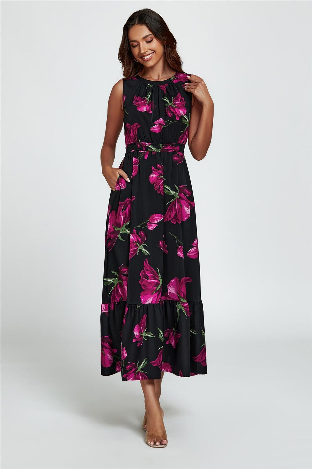 Maxikleid mit Blumenmuster und Neckholder in Schwarz