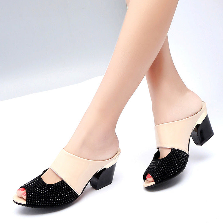 Sandales en simili cuir à talons carrés et strass