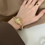 Damen Oval Armbanduhr - Römische Ziffern, Elegantes Design
