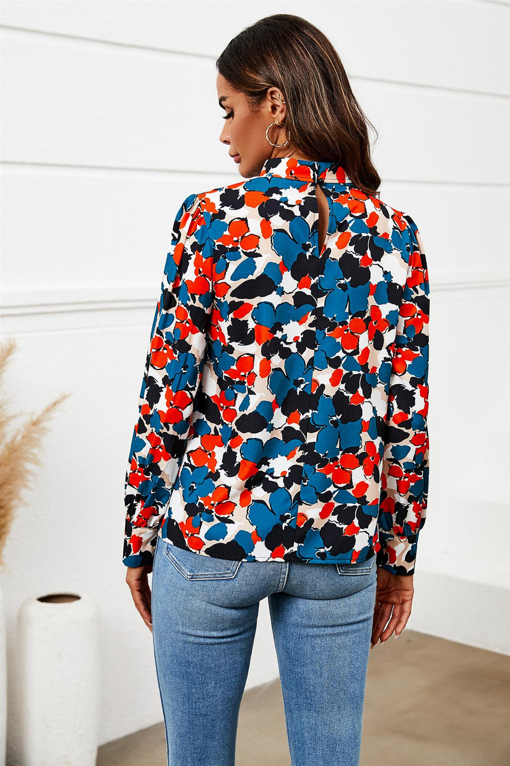 Blumendruck Langarm Stehkragen-Top in Blau