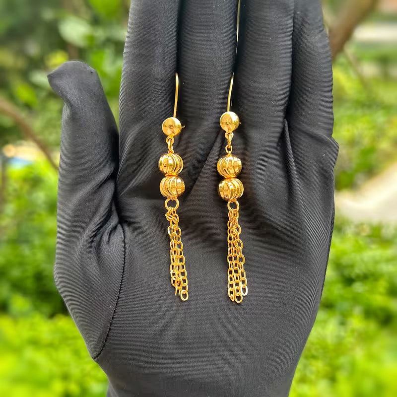 Lange Kette, hängender Schmuck aus dem Nahen Osten, glänzende Metallkugeln, Hippie-Ohrringe,