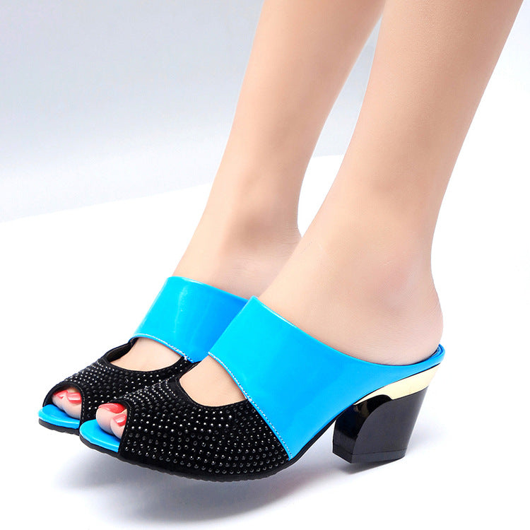 Sandales en simili cuir à talons carrés et strass