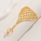 Modisch, elegant und sexy, mit Details aus Kupfer und Strass.