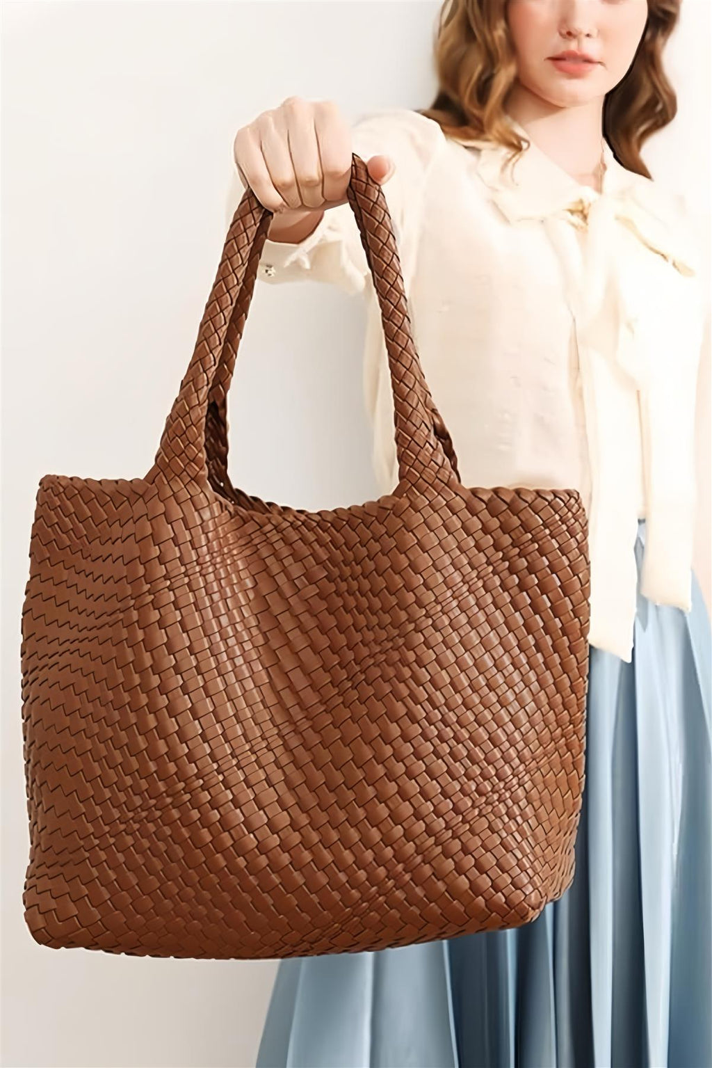 Geflochtene Tote-Tasche in Cognac