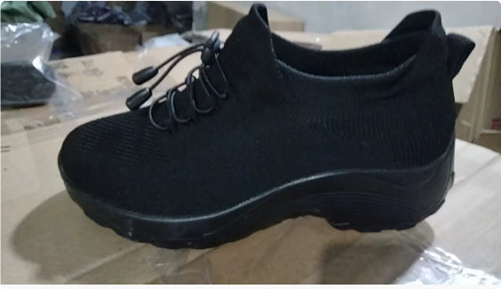 Chaussures pour femmes grande taille Hautement élastiques Tissées volantes Respirantes Baskets de sport Chaussettes
