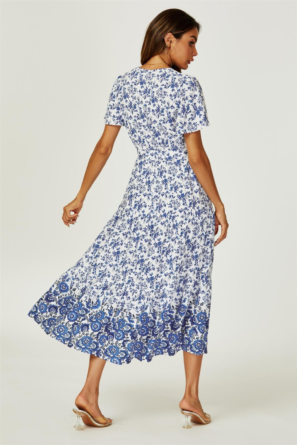 Blumenrand-Druck abgestuftes Saum-Midikleid in Weiß