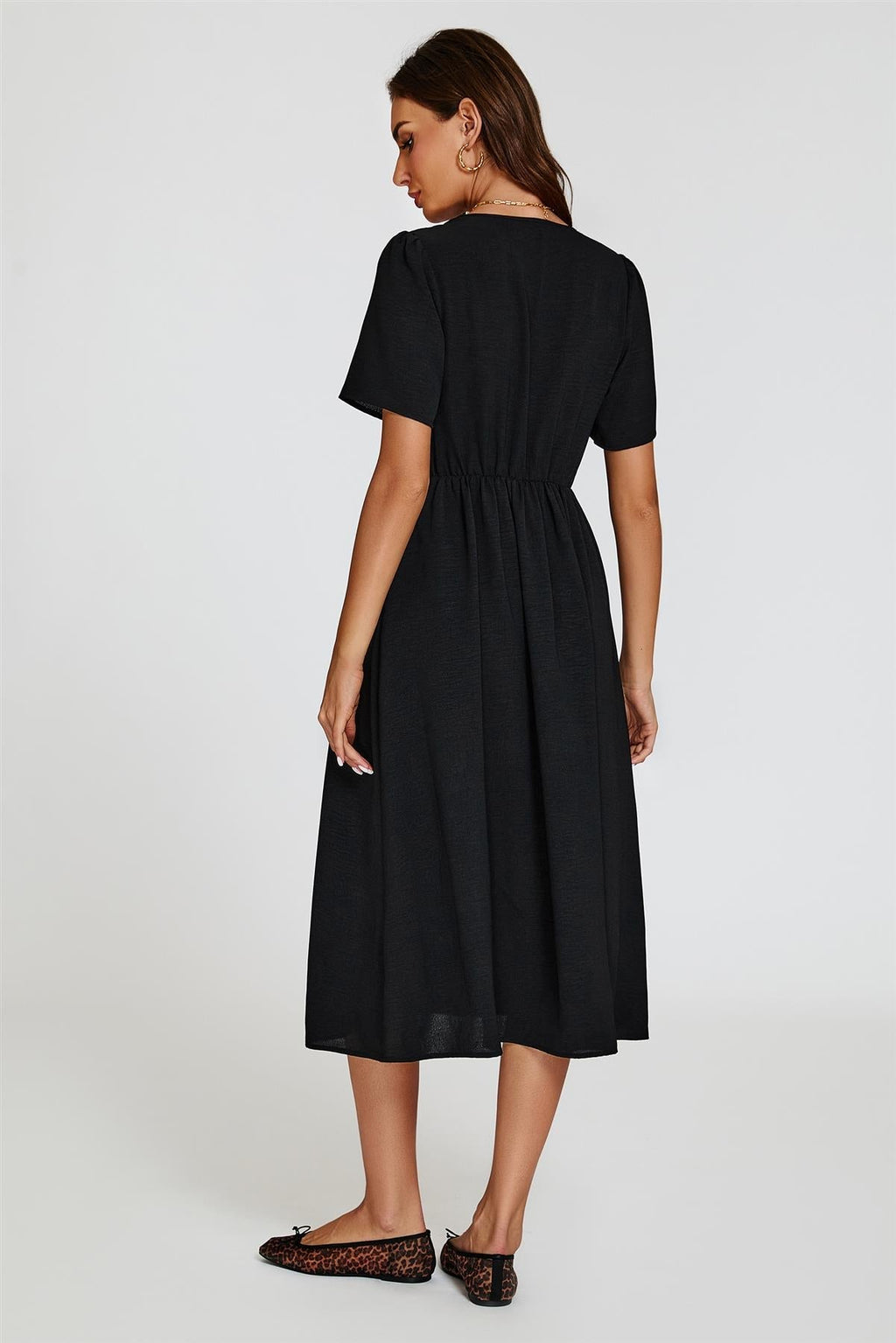 Midi-Kleid mit Knopfleiste in Schwarz