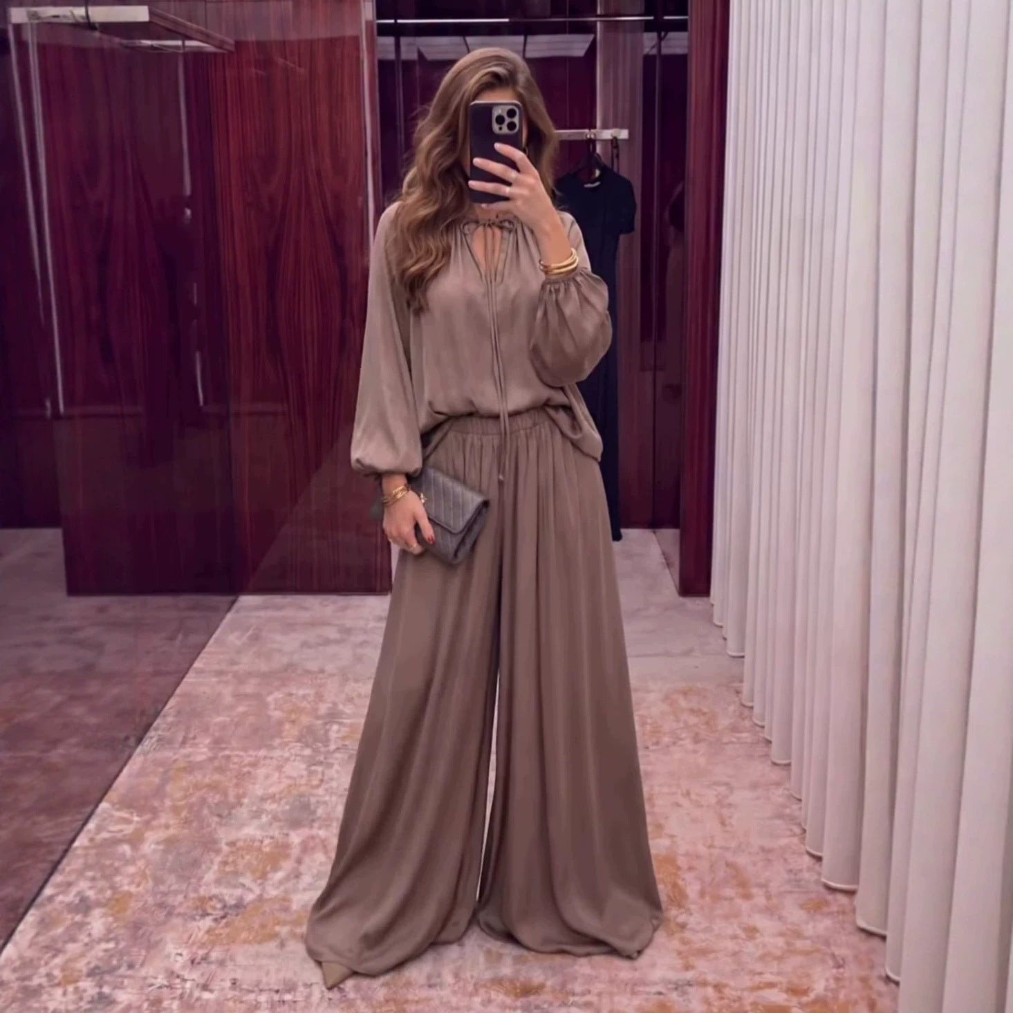 Solid color V-neck lace up loose pants set for women