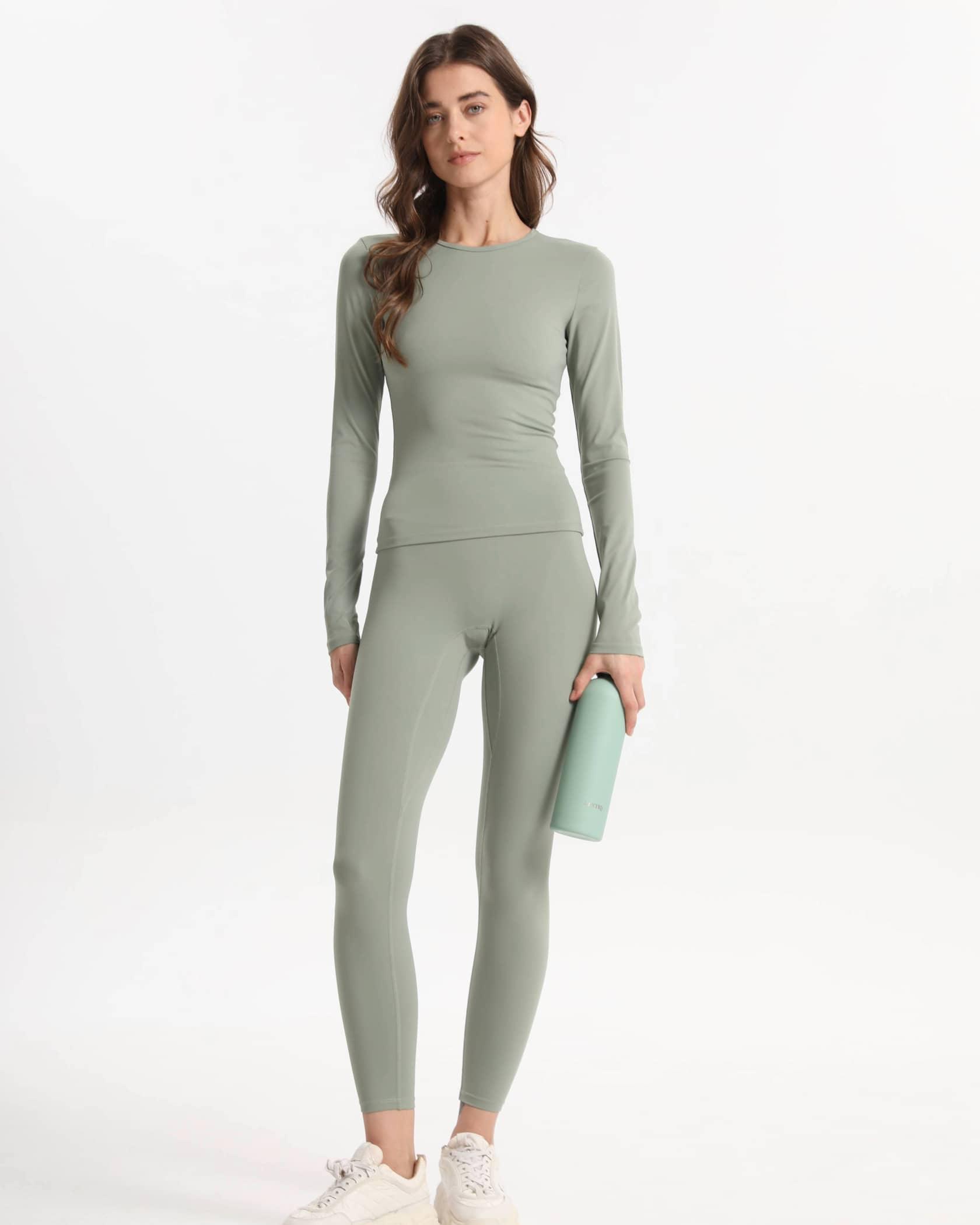 Longsleeve für Pilates & Yoga – Pulse Flow, soft & figurbetont, grün