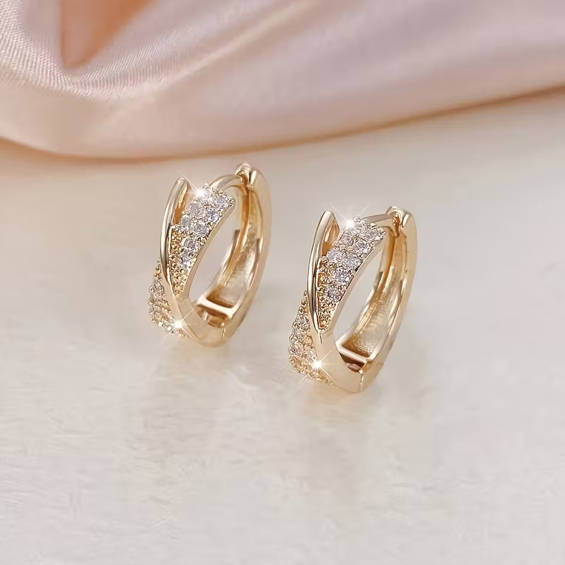 Elegantes und kompaktes Luxus-Design, innovative Ohrringe mit funkelnden 3A Zirkonia-Steinen, perfekt für den Alltag und Partys.