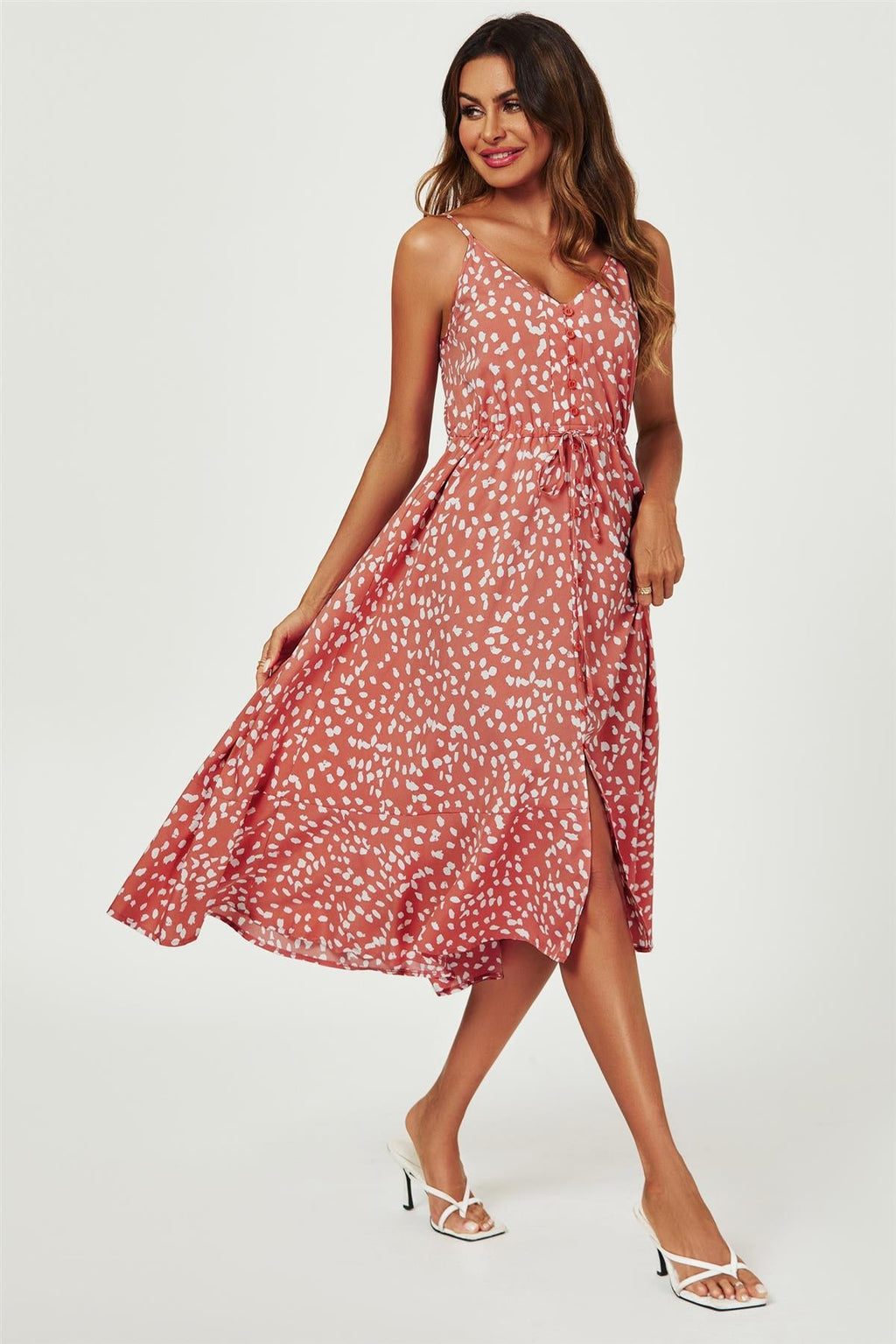 Dunkelrotes Vokuhila-Kleid mit Knopfleiste und Trägern