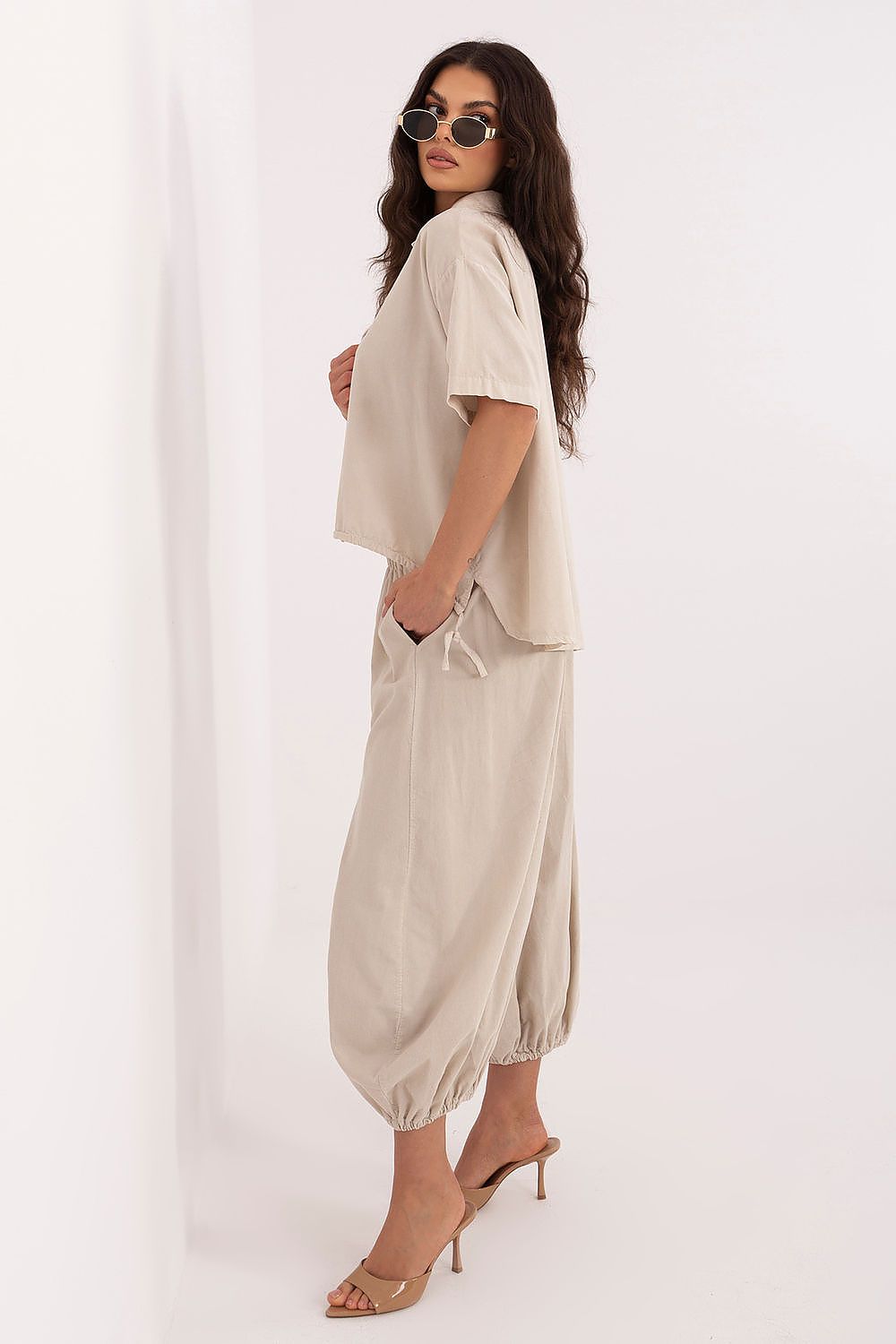 corduroy trousers model 226233 Italy Moda
