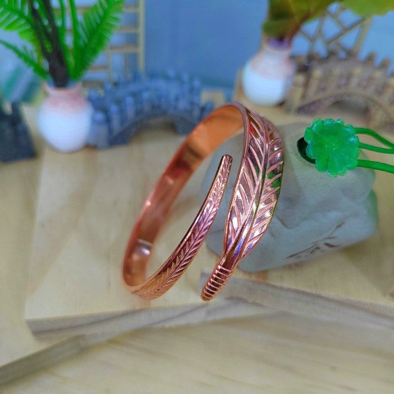 Bracelet rétro en cuivre avec motif de feuilles