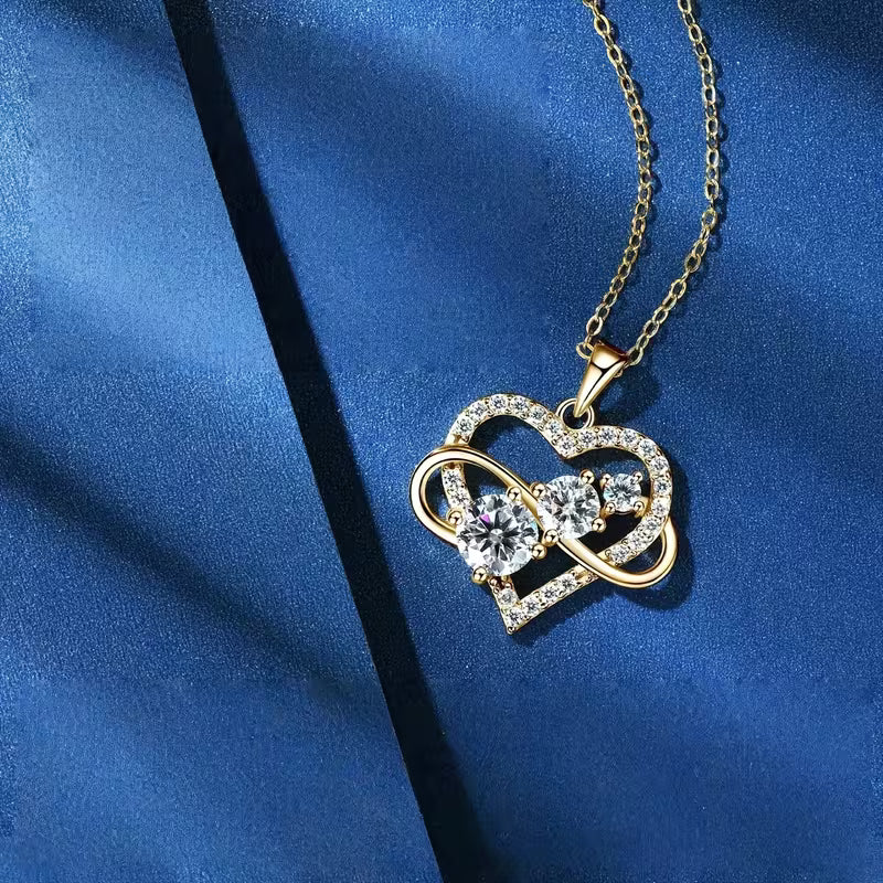 Halskette in Herzform – Symbol für drei Leben und ewige Liebe