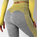 Nahtlose gestreifte Strick-Yoga-Fitnesshose