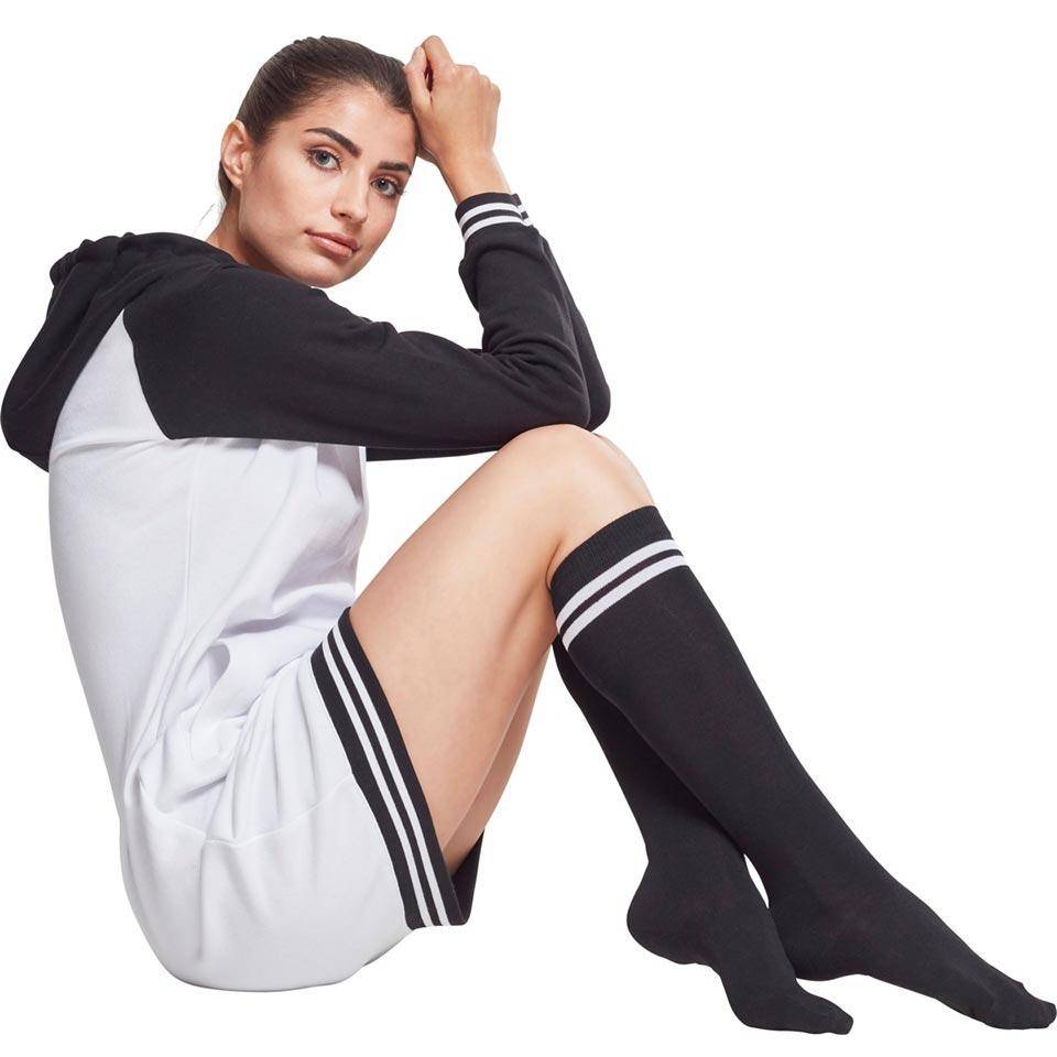Chaussettes de collège basiques pour femme en noir ou blanc