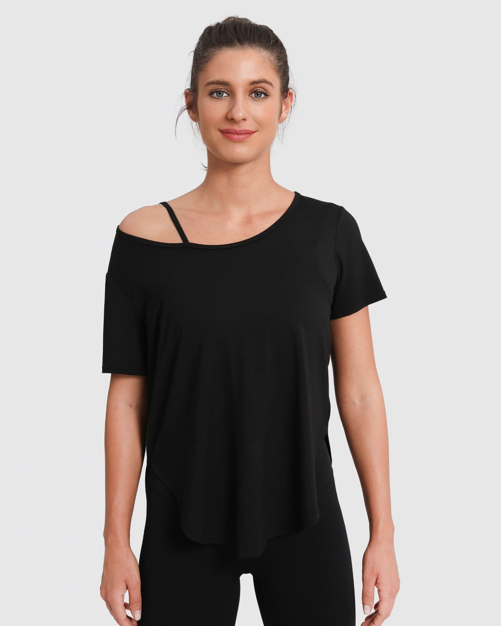 Butter-Soft Shirt mit Cut-Out – Schwarz