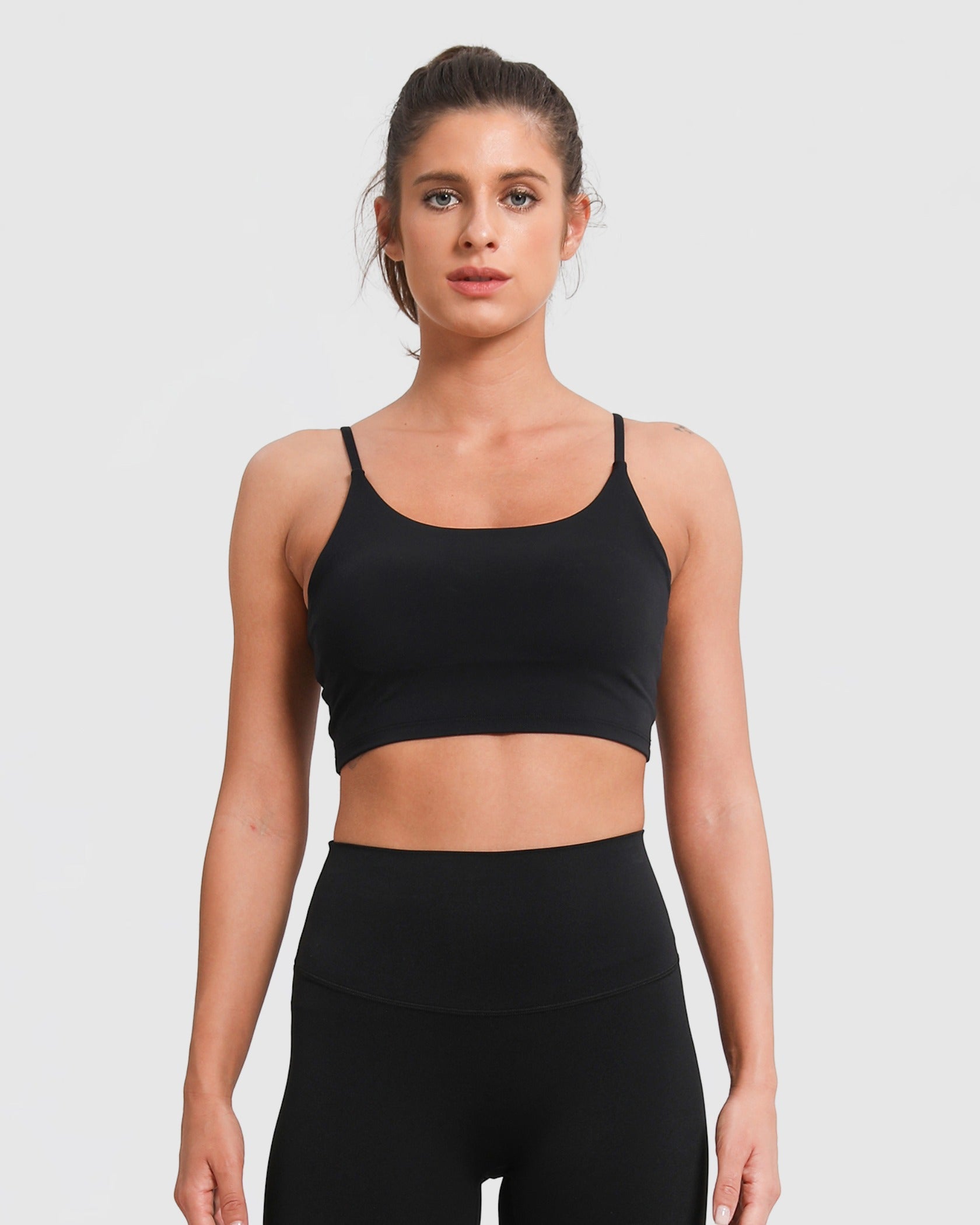 Sport-BH Square Neck stützend mit herausnehmbaren Pads – Schwarz